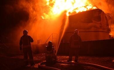 Shelling of an oil depot in the Rivne region: the fire continues