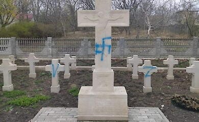 In Moldova, unidentified people painted monuments to the military with prohibited symbols