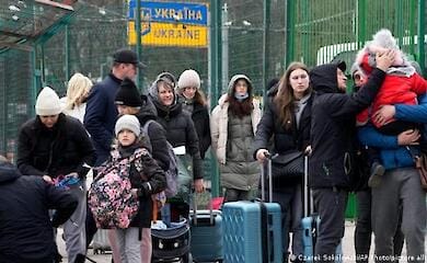 Which regions of Ukraine left the most people and when they plan to return