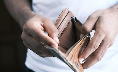 Economic growth slows down, inflation rises