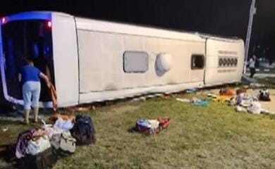 Bus with Ukrainians overturned in Romania