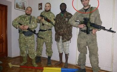 The occupant-stand-uper decided to cheer the audience with the skull of "Azov"