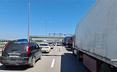 Occupiers take families out of Crimea