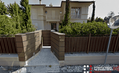 Zelensky banned Russians from renting his villa in Italy