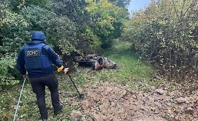In the Chernihiv region, a car with people was blown up by a mine