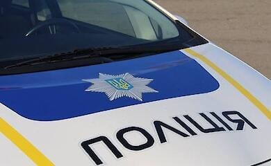 Detained cop killer dies from wounds