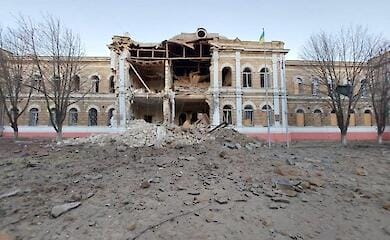 Russian invaders fired at Nikolaev: houses, educational institutions were destroyed, there is a deceased