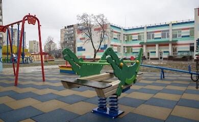 How many kindergartens operate in Kyiv
