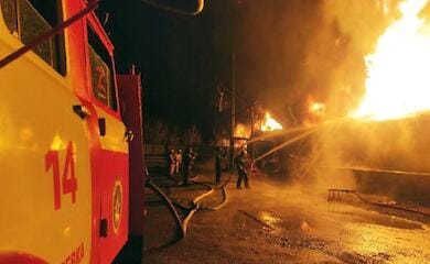 Lagerhaus für Ölprodukte im besetzten Makiivka brennt