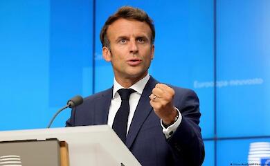 Macron accuses Russia of spreading disinformation against France