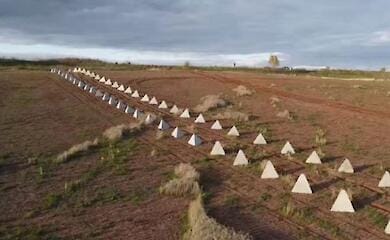 Russians build defences in northern Crimea