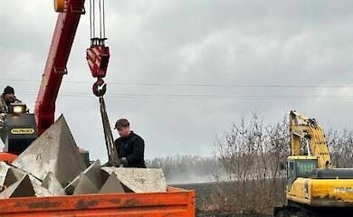 Besatzer bauen Befestigungen in Svatovo