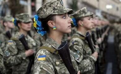 Ukrainische Verteidigungsministerin enthüllt, wie viele Frauen im totalen Krieg starben