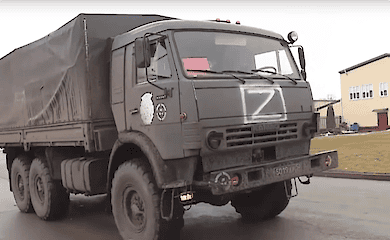 Russischer Milit&auml;rlastwagen zerquetscht Bus mit 16 Zivilisten