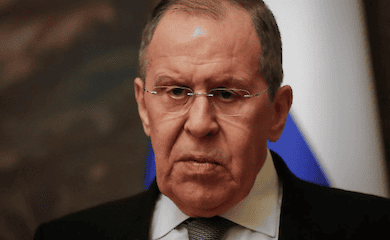 Russischer Au&szlig;enminister Lawrow sagt, dass Putin mit physischer Entfernung gedroht werden k&ouml;nnte