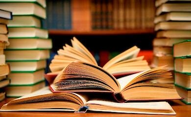 Die besten B&uuml;cher des 21. Jahrhunderts laut KI