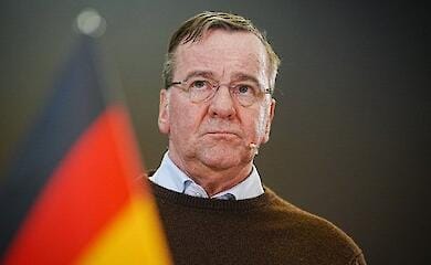 Wann eine Entscheidung über den Transfer von Kampfjets an die Ukraine getroffen werden kann