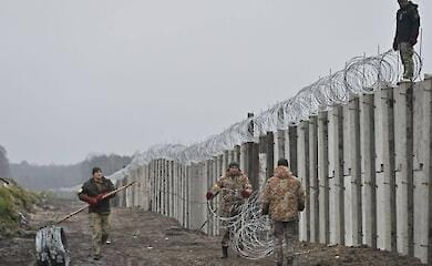 A section of the border with Belarus and Russia will be strewn with mines