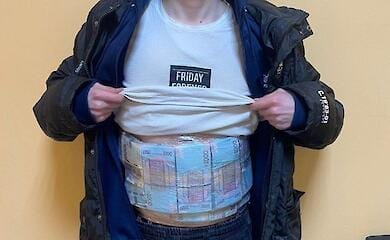 A waistcoat made of cash: Border guards apprehend a trespasser