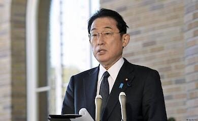 Japan's prime minister pays official visit to Ukraine
