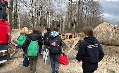 Illegal abgeschobene Kinder und ihre Eltern zur&uuml;ckgebracht