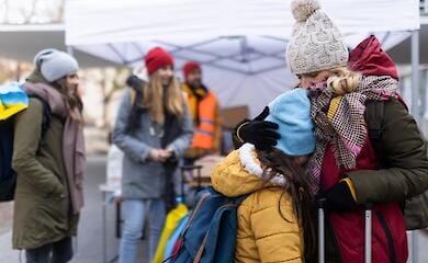 Den Umsiedlern werden Unterk&uuml;nfte, Sanatorien und Anpassungshilfen angeboten