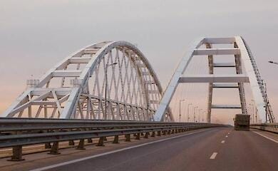 Russische Besatzer erh&ouml;hen die Zahl der Wachen auf der Krim-Br&uuml;cke