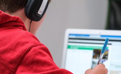 Kabinett bereitet neuen Rechtsstatus f&uuml;r Englisch vor