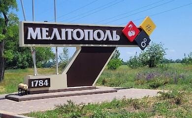 Besetzer transportieren die Leichen der in Berdjansk get&ouml;teten Teenager nach Melitopol zur "Begutachtung"
