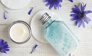 "DIY: Preparing a natural refreshing facial tonic at home