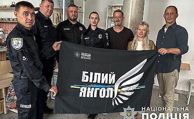 Eine Dokumentation &uuml;ber "wei&szlig;e Engel" er&ouml;ffnete das Leipziger Filmfestival