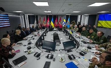 US hands over new military aid package to Ukraine