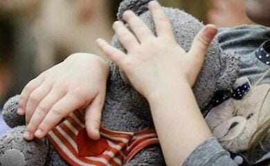 In der Ukraine entführtes Kind von russischem Politiker "adoptiert", Vor- und Nachname geändert