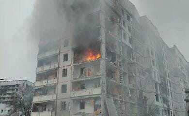 Russian troops shell Kharkiv, five-storey building destroyed