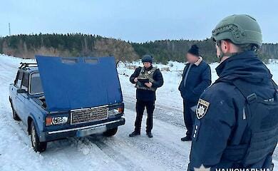 Wibuchiwka abgeworfen: Am Grenz&uuml;bergang Tschernigiwschtschyna haben Russen ein ziviles Auto angegriffen