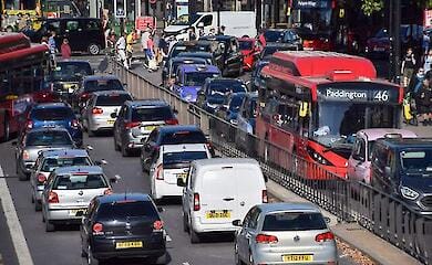 Londoner Autofahrer k&ouml;nnen Autos an die Ukraine abgeben, anstatt sie zu verschrotten