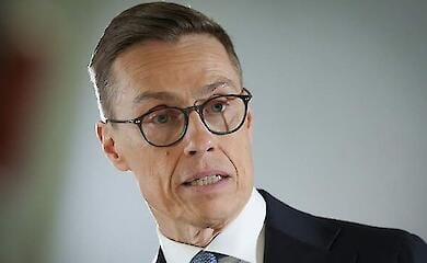 In his opinion, Kiev is playing its cards right