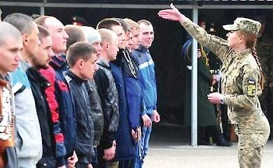 Eine Person kann ab dem Alter von 20 Jahren Soldat sein - MP 
