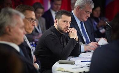 Zelensky und die Mitglieder der Delegation landeten in London 