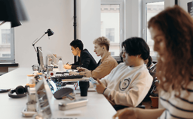 Bad music at work reduces productivity - study confirms
