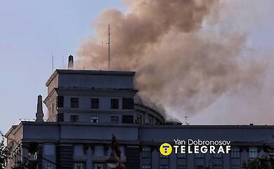 Der ukrainische Premierminister zeigt, wie das Kabinettsgeb&auml;ude nach dem russischen Angriff auf das Geb&auml;ude aussieht 