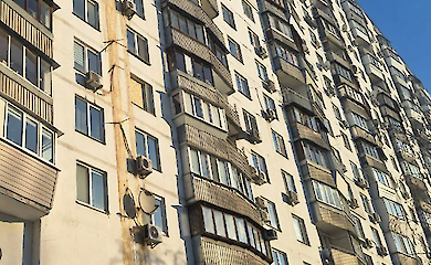 Das Haus in der Rusanovka in Kiew ist seit zwei Wochen ohne Heizung - weil die Menschen versuchen, es selbst zu retten 