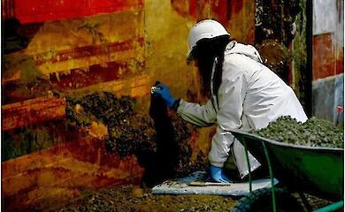 "Intakte" Fresken in den Vororten von Pompeji gefunden