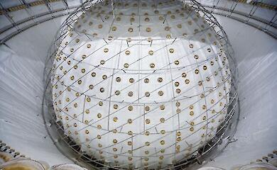 Ein chinesischer Detektor hat Physiker der L&ouml;sung des Neutrino-R&auml;tsels einen Schritt n&auml;her gebracht