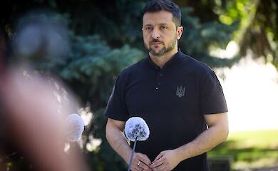 Ataki po obu stronach mostu krymskiego: Zełenski poinformował o zniszczeniu kluczowej infrastruktury logistycznej i systemu obrony powietrznej Federacji Rosyjskiej