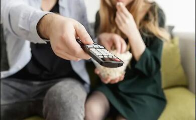 Co odkryto w m&oacute;zgach os&oacute;b, kt&oacute;re w średnim wieku często oglądały telewizję